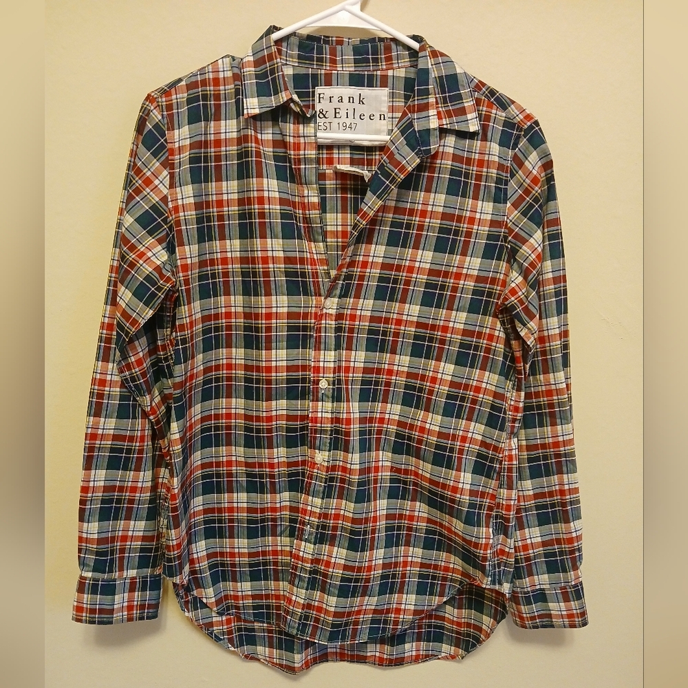 Frank & Eileen Plaid Button Down Holiday Preppy
